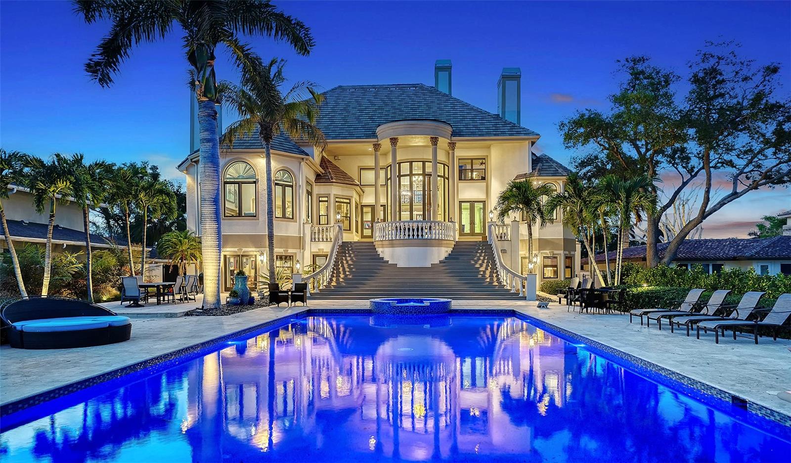 1240 HILLVIEW DRIVE