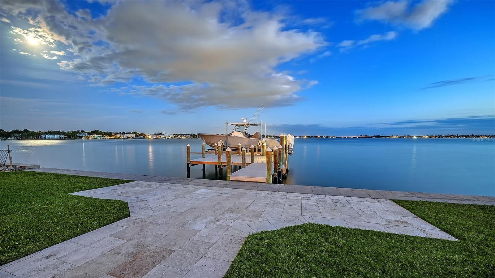 1240 HILLVIEW DRIVE