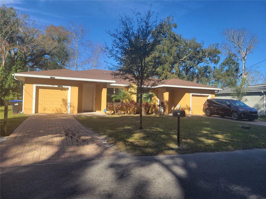 3 bedrooms/2 baths, 1 car garage on both sides