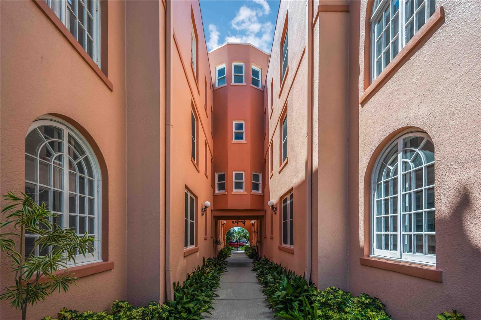 1221 N PALM AVENUE 203