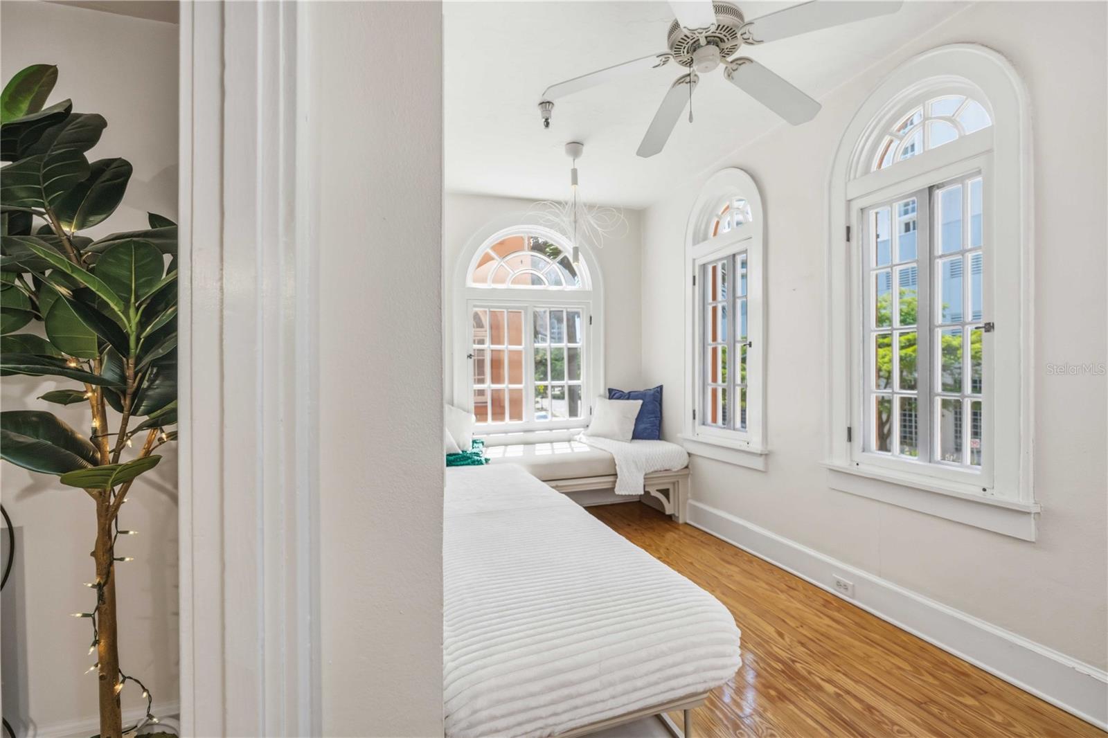 1221 N PALM AVENUE 203