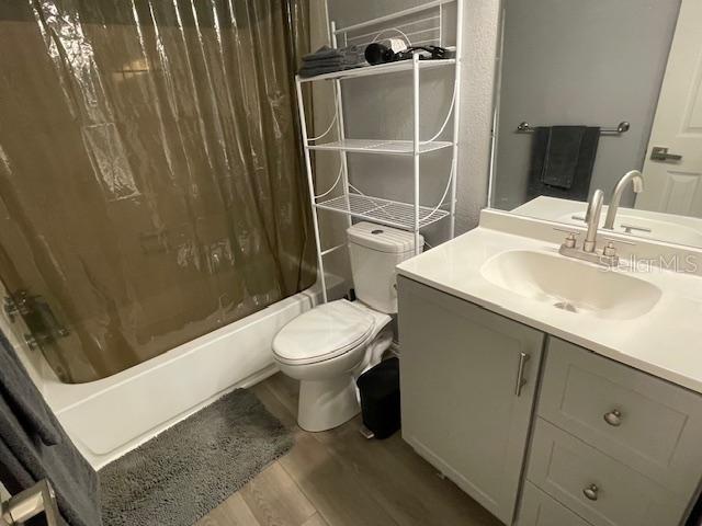 BAYSHORE LANDINGS A CONDOMINIU - Residential Lease