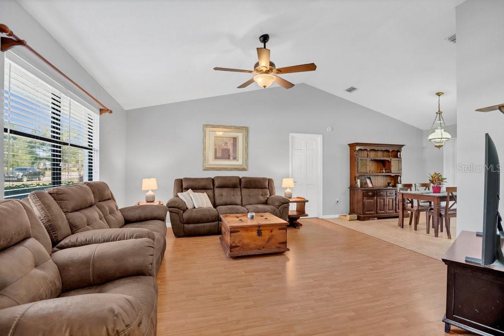 SURREY RUN - Residential