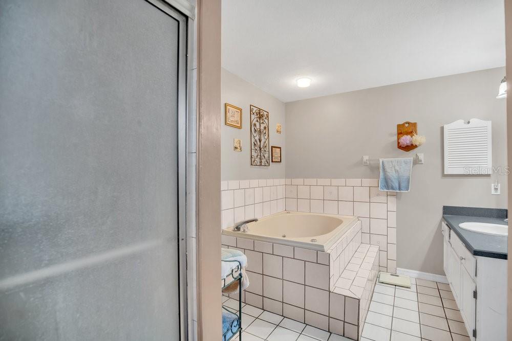 SURREY RUN - Residential