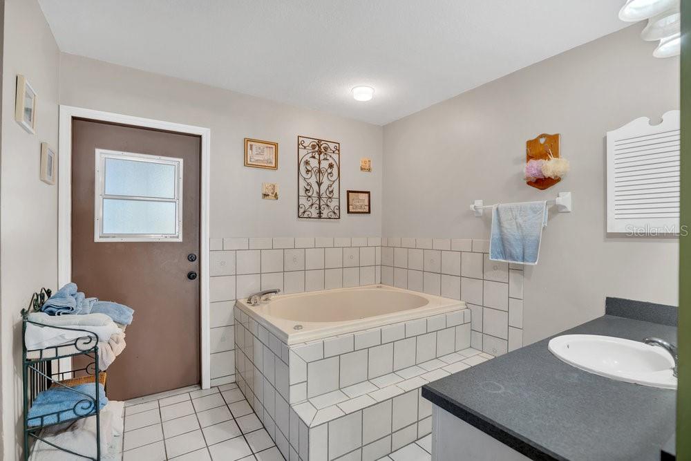 SURREY RUN - Residential