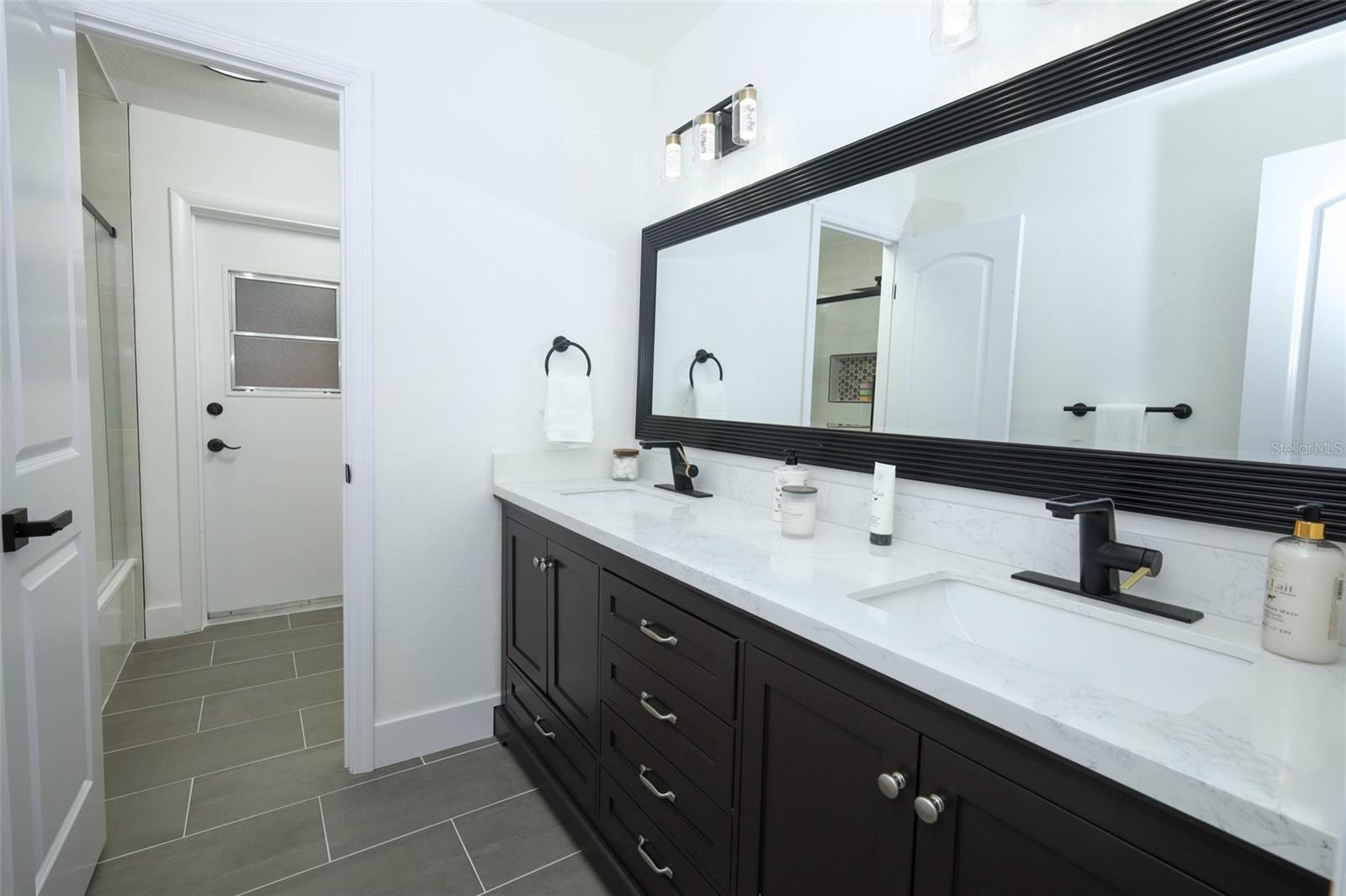 SWEETWATER OAKS - Residential