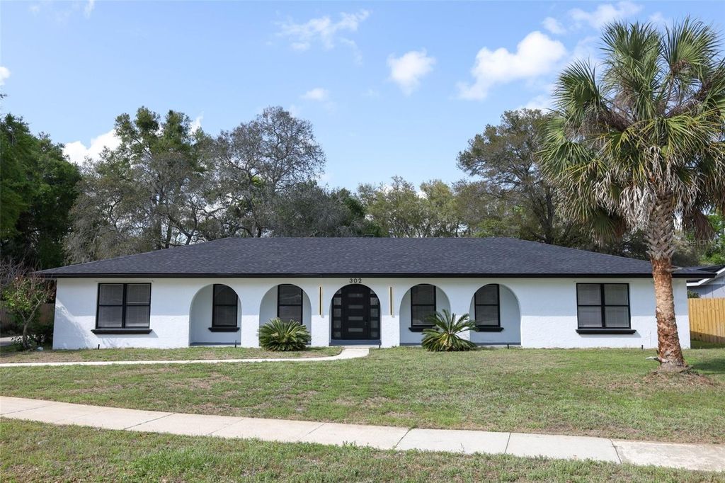 Photo of 302 Timbercove Circle, Longwood, FL 32779 (MLS # O6393377)