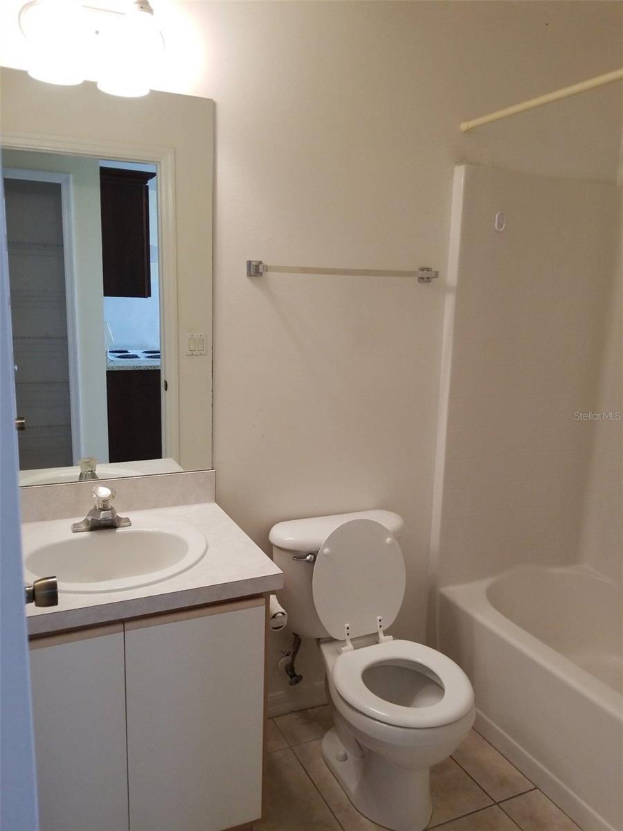 PINE RIDGE HOLLOW EAST PH 02 - Residential Lease