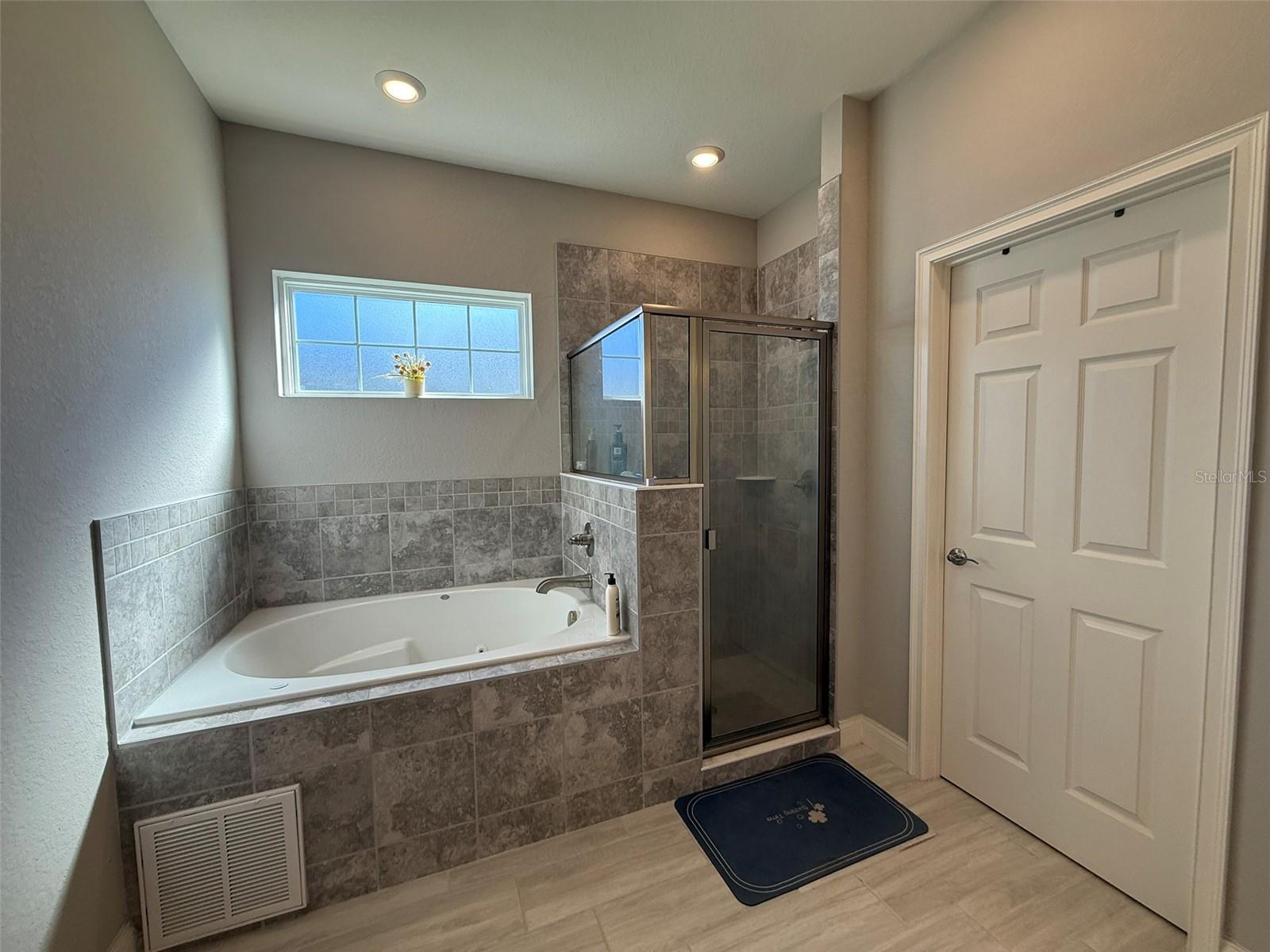 TREYMONT PH 2 - Residential Lease