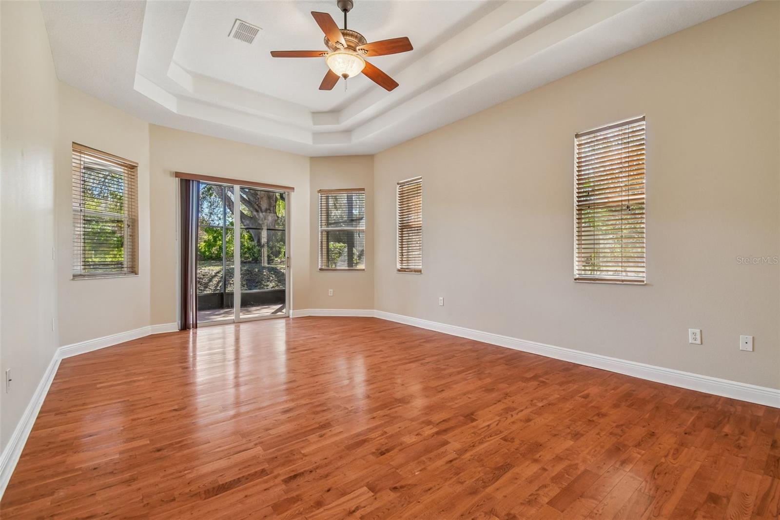 VINEYARDS - Residential