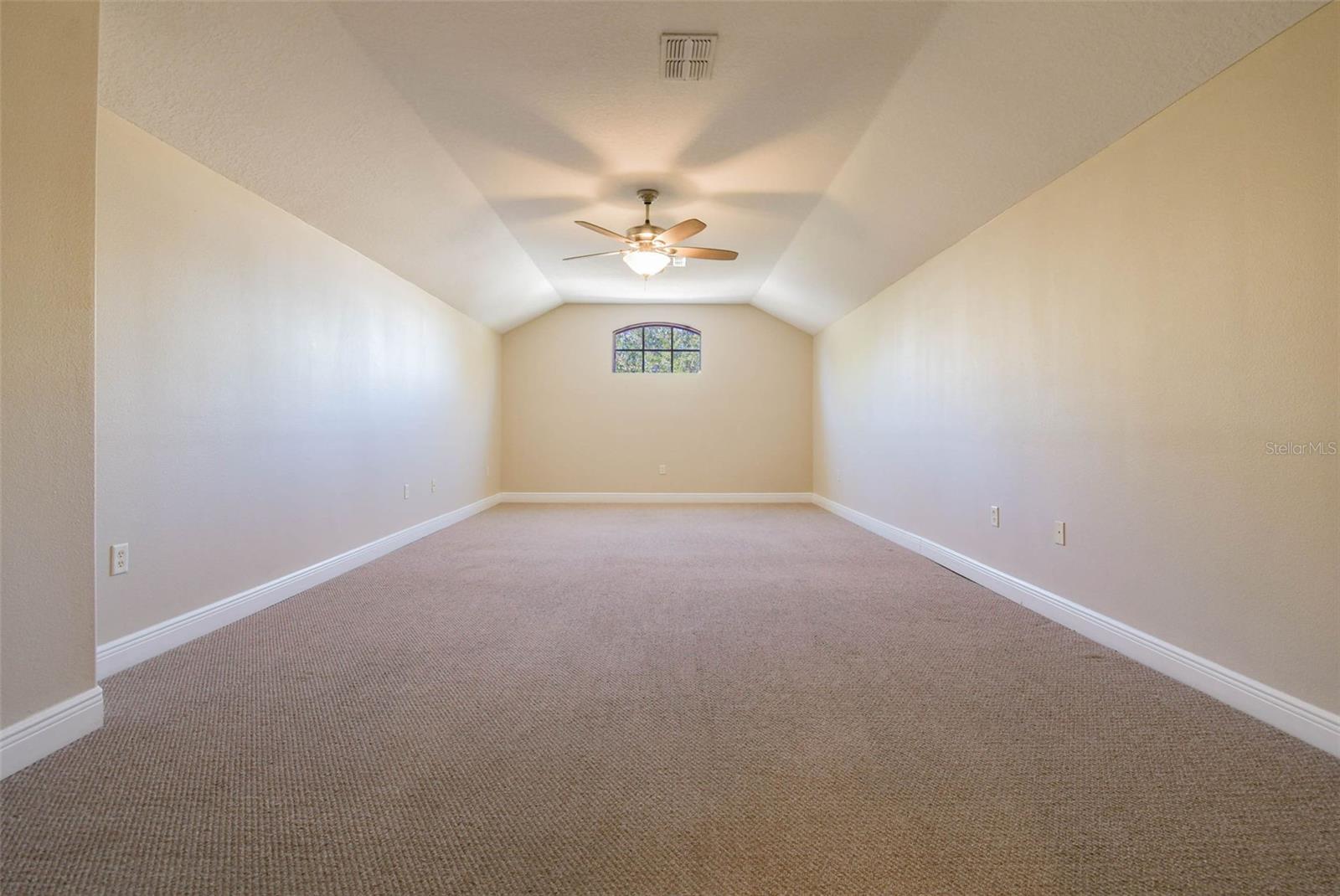 VINEYARDS - Residential