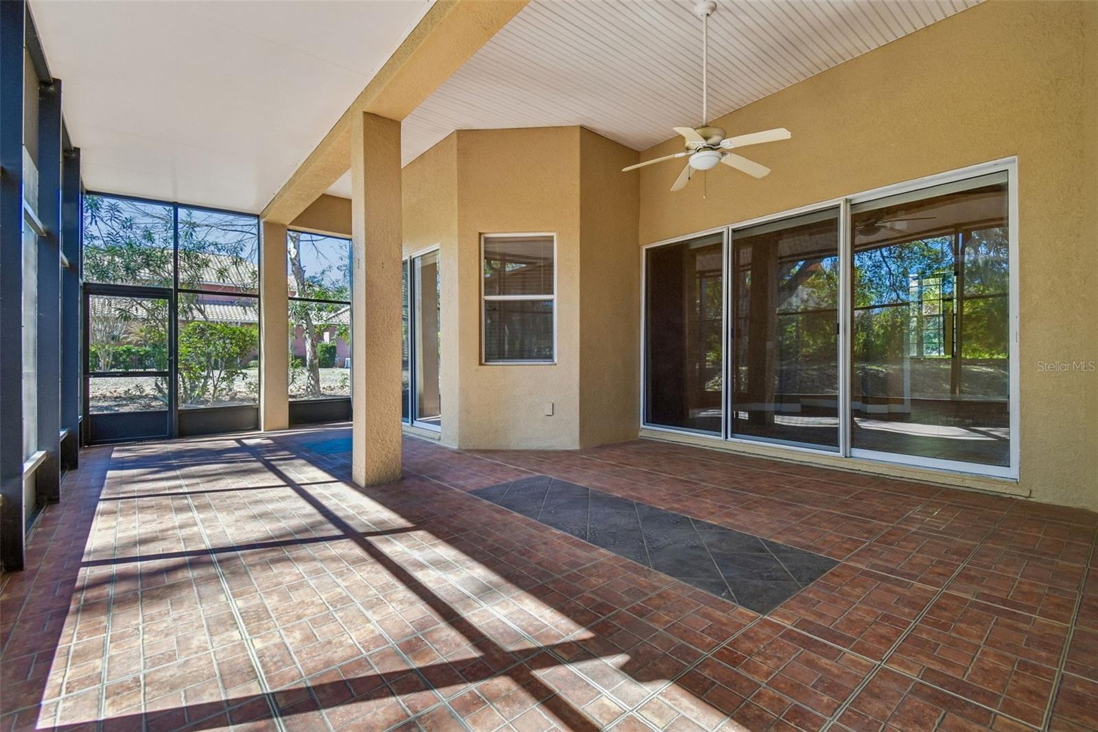 VINEYARDS - Residential