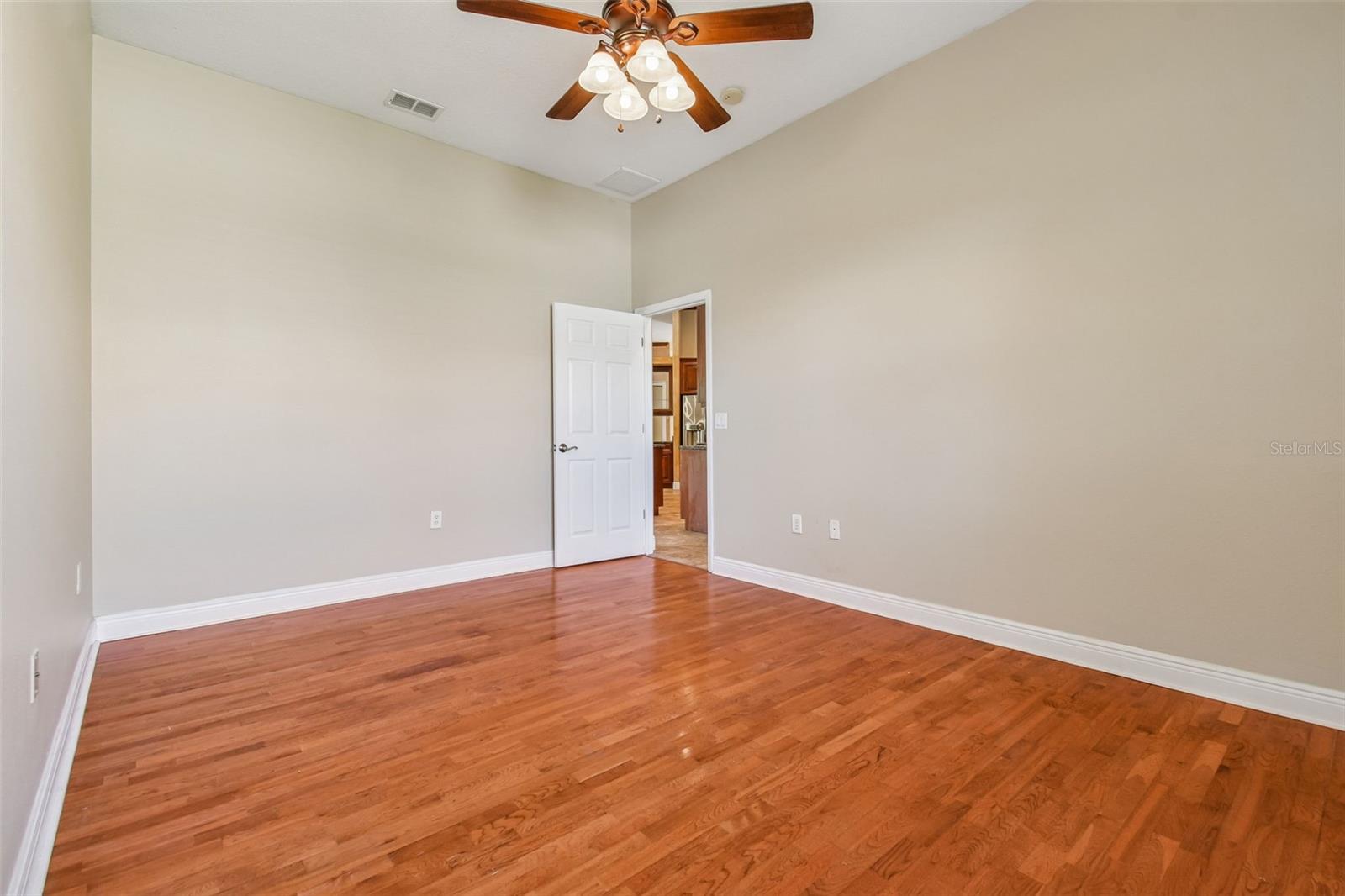 VINEYARDS - Residential