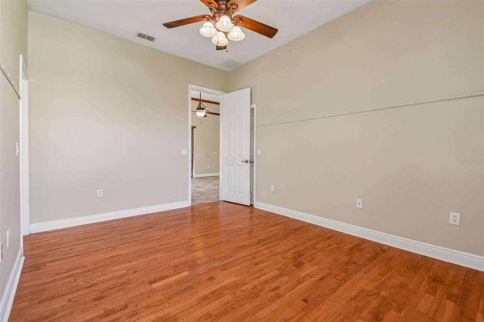 VINEYARDS - Residential