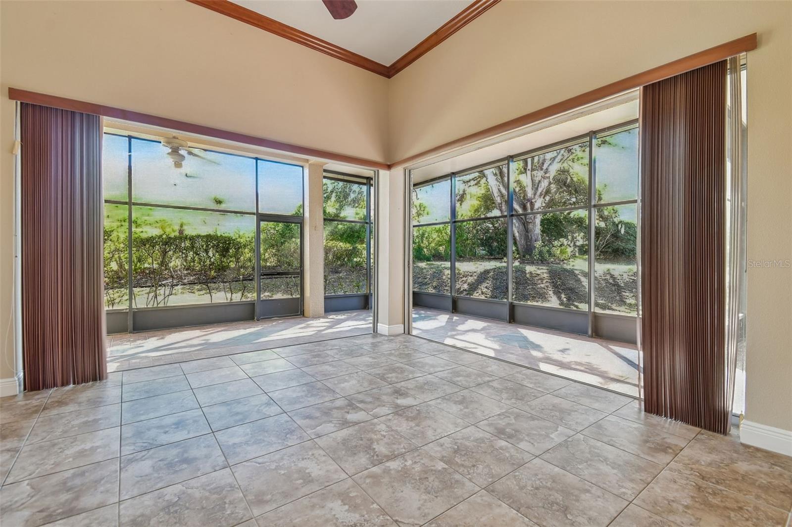 VINEYARDS - Residential