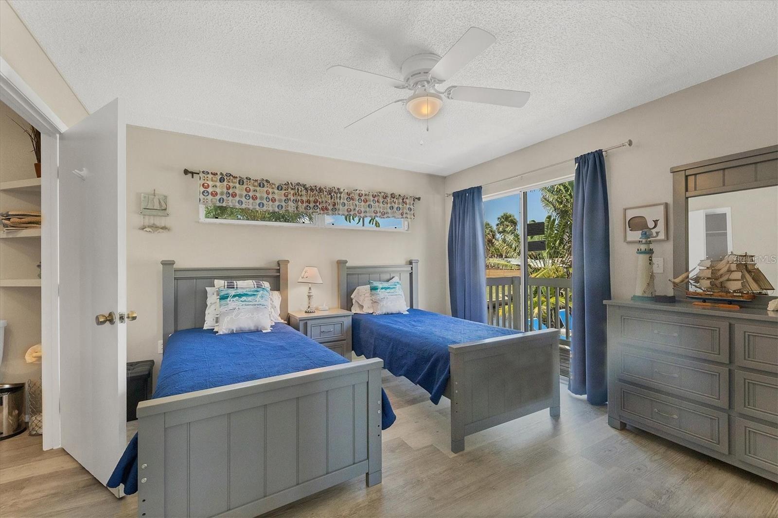 SIESTA MANOR SEC 1 - Residential Lease