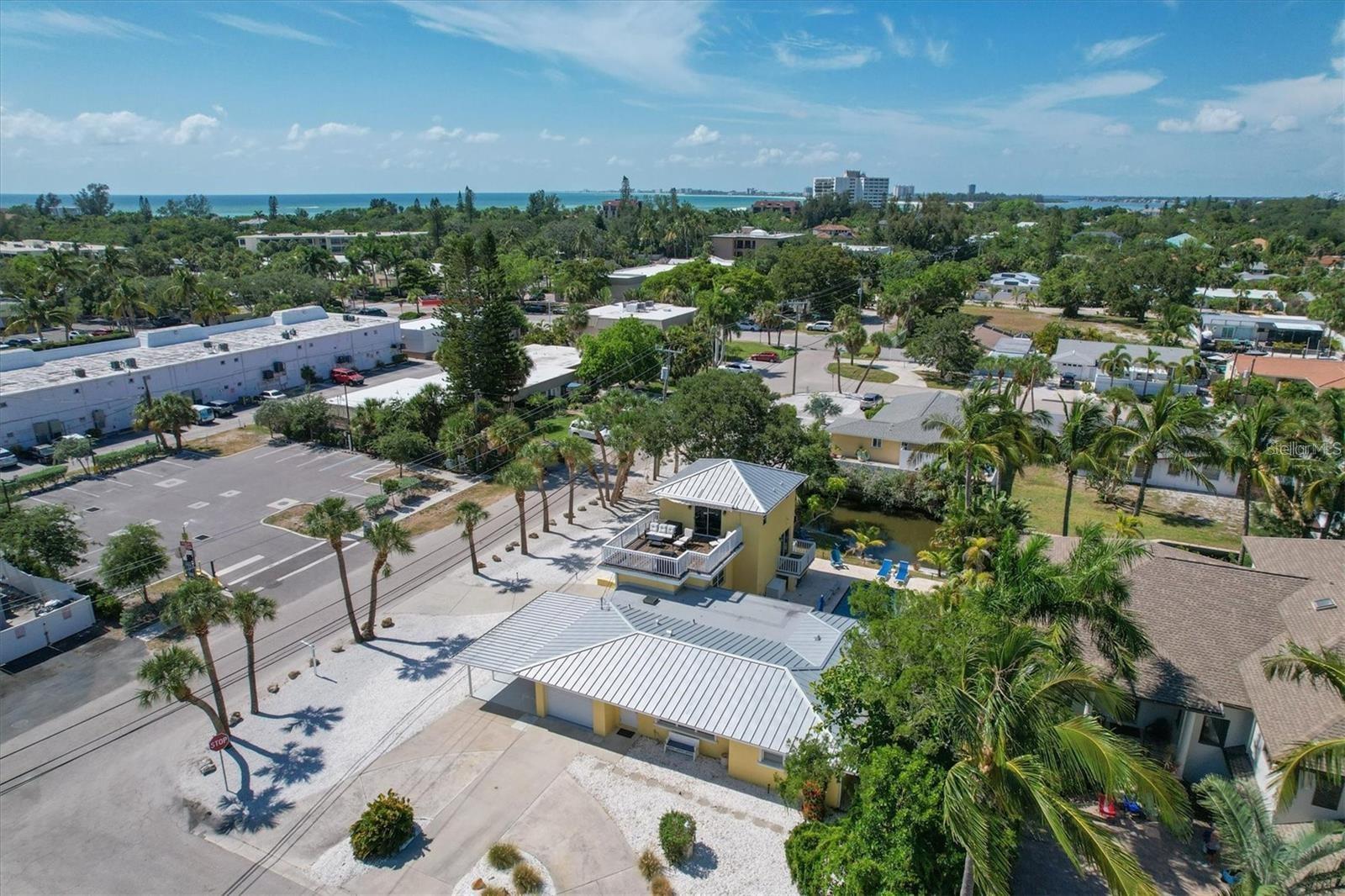 SIESTA MANOR SEC 1 - Residential Lease