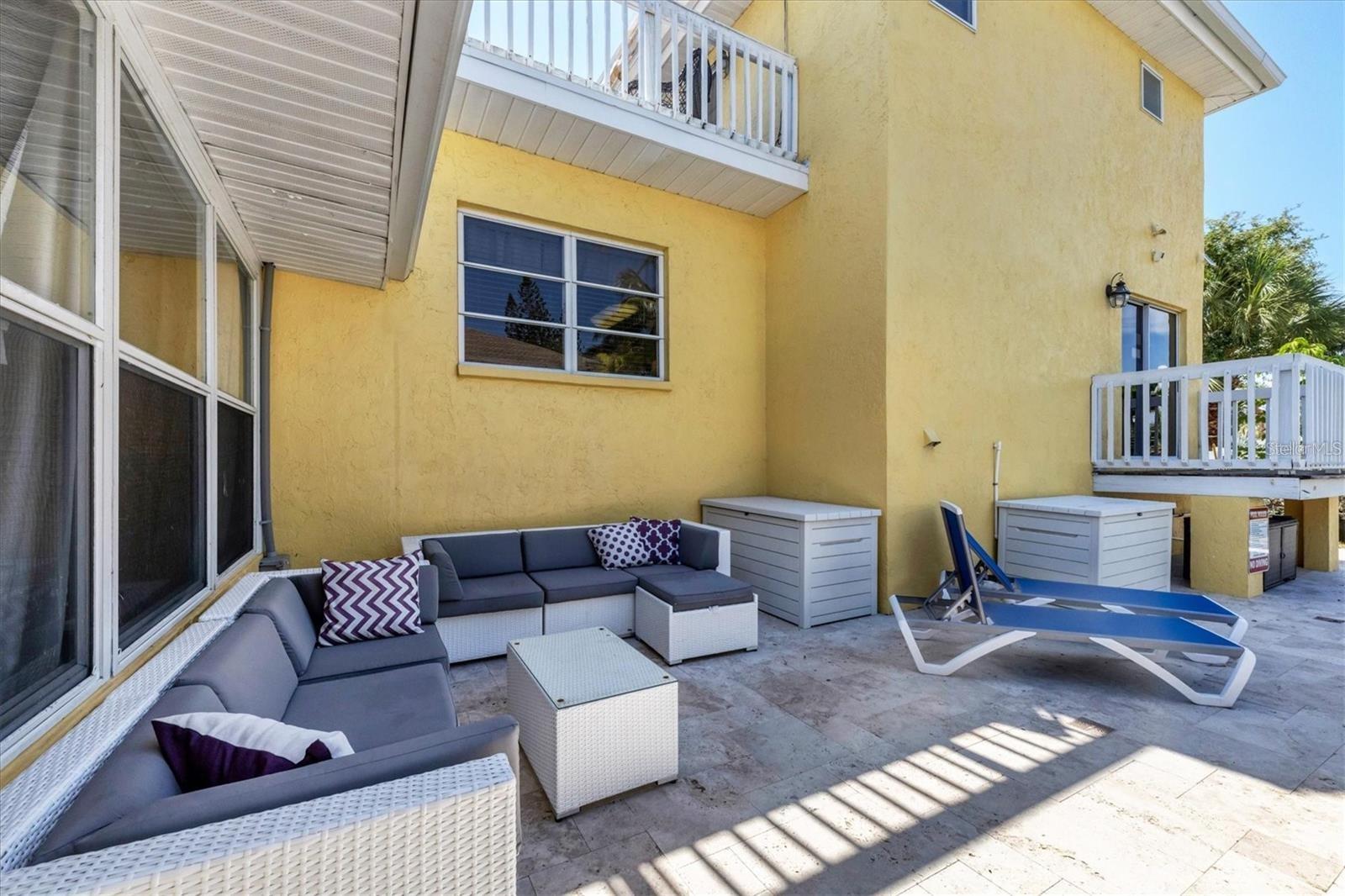 SIESTA MANOR SEC 1 - Residential Lease