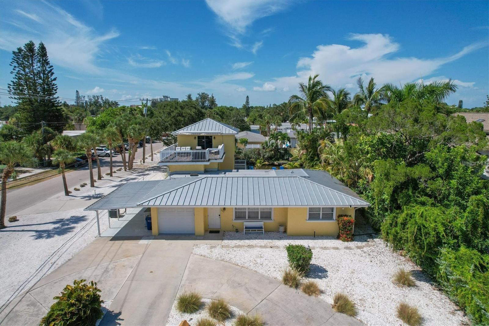 SIESTA MANOR SEC 1 - Residential Lease