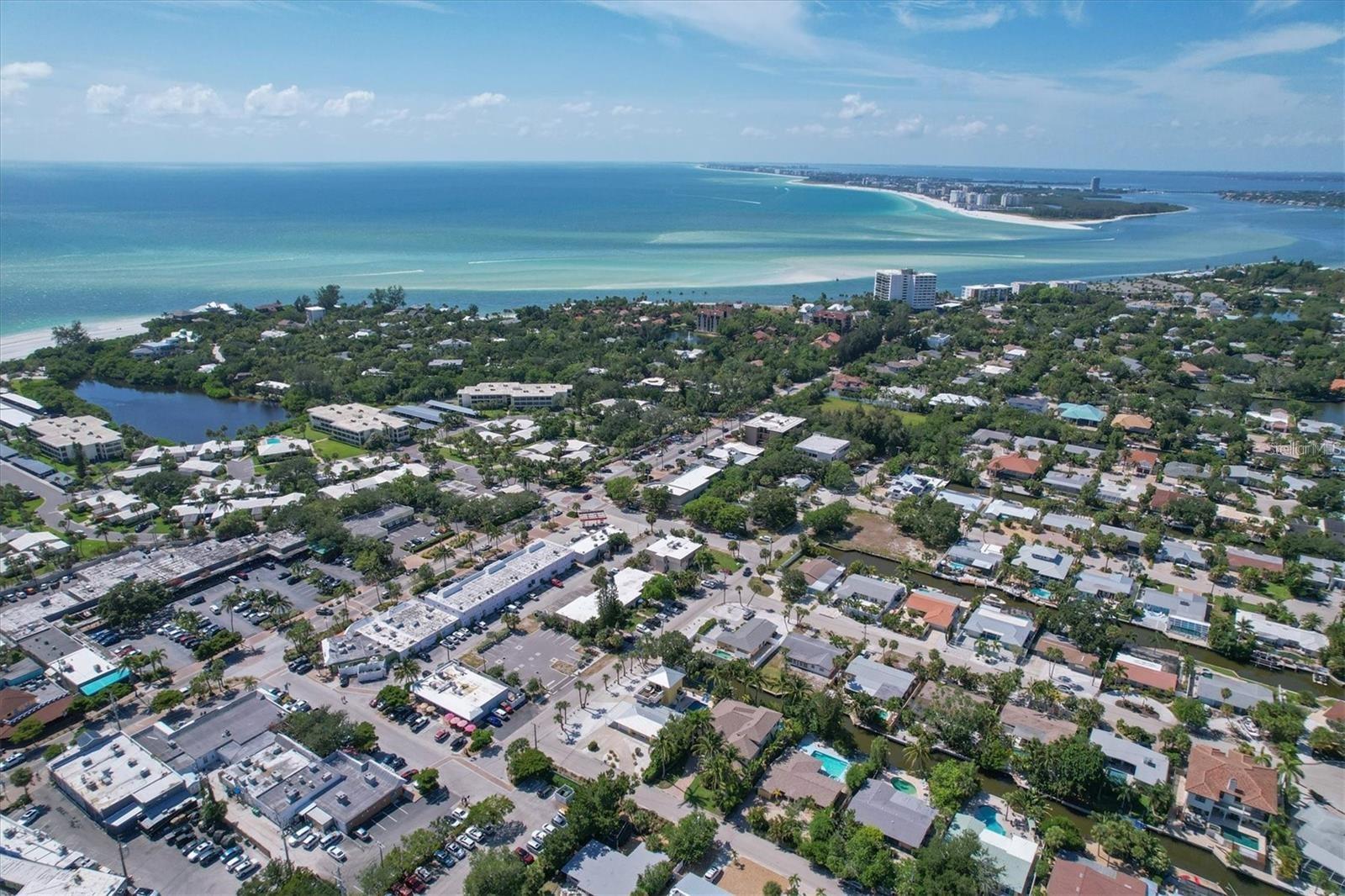 SIESTA MANOR SEC 1 - Residential Lease