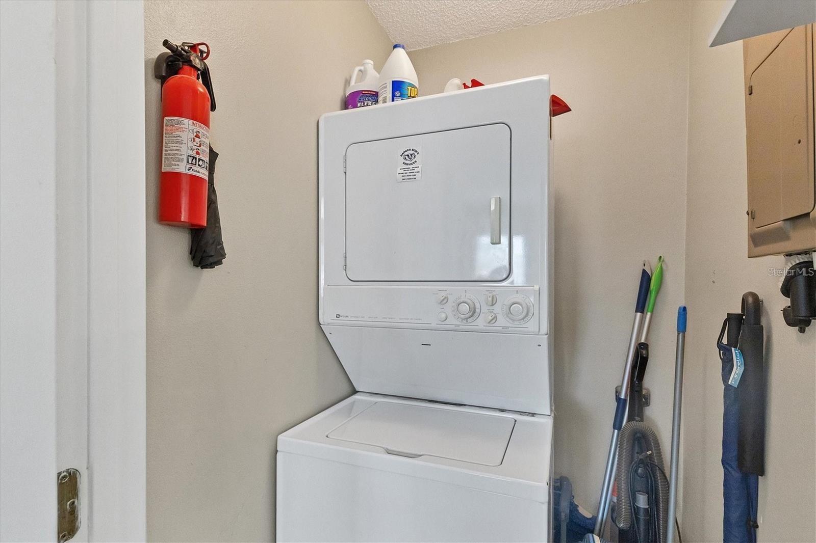 SIESTA MANOR SEC 1 - Residential Lease