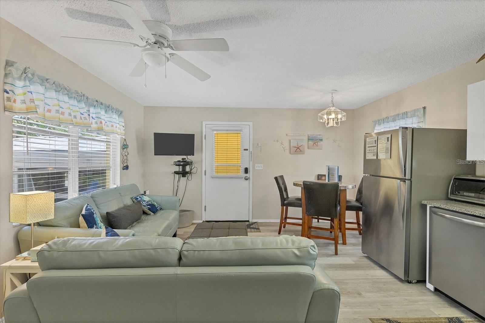 SIESTA MANOR SEC 1 - Residential Lease