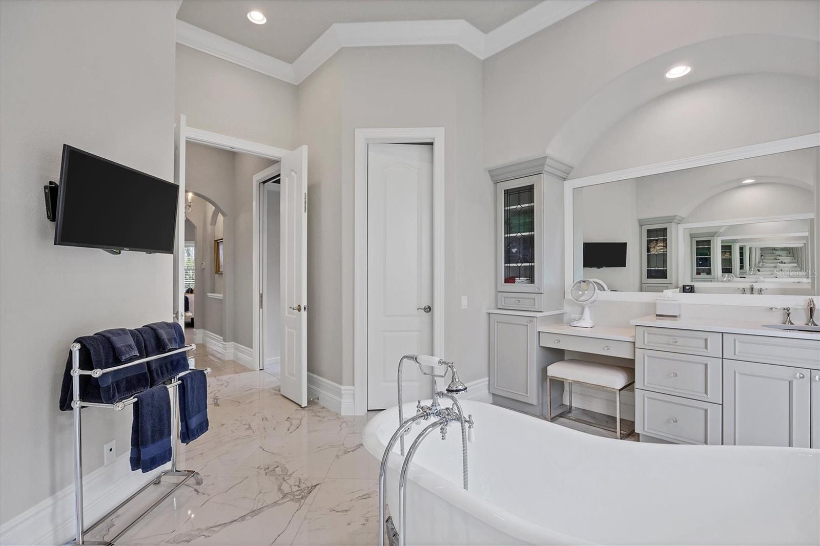 LAKE CLUB PH II - Residential