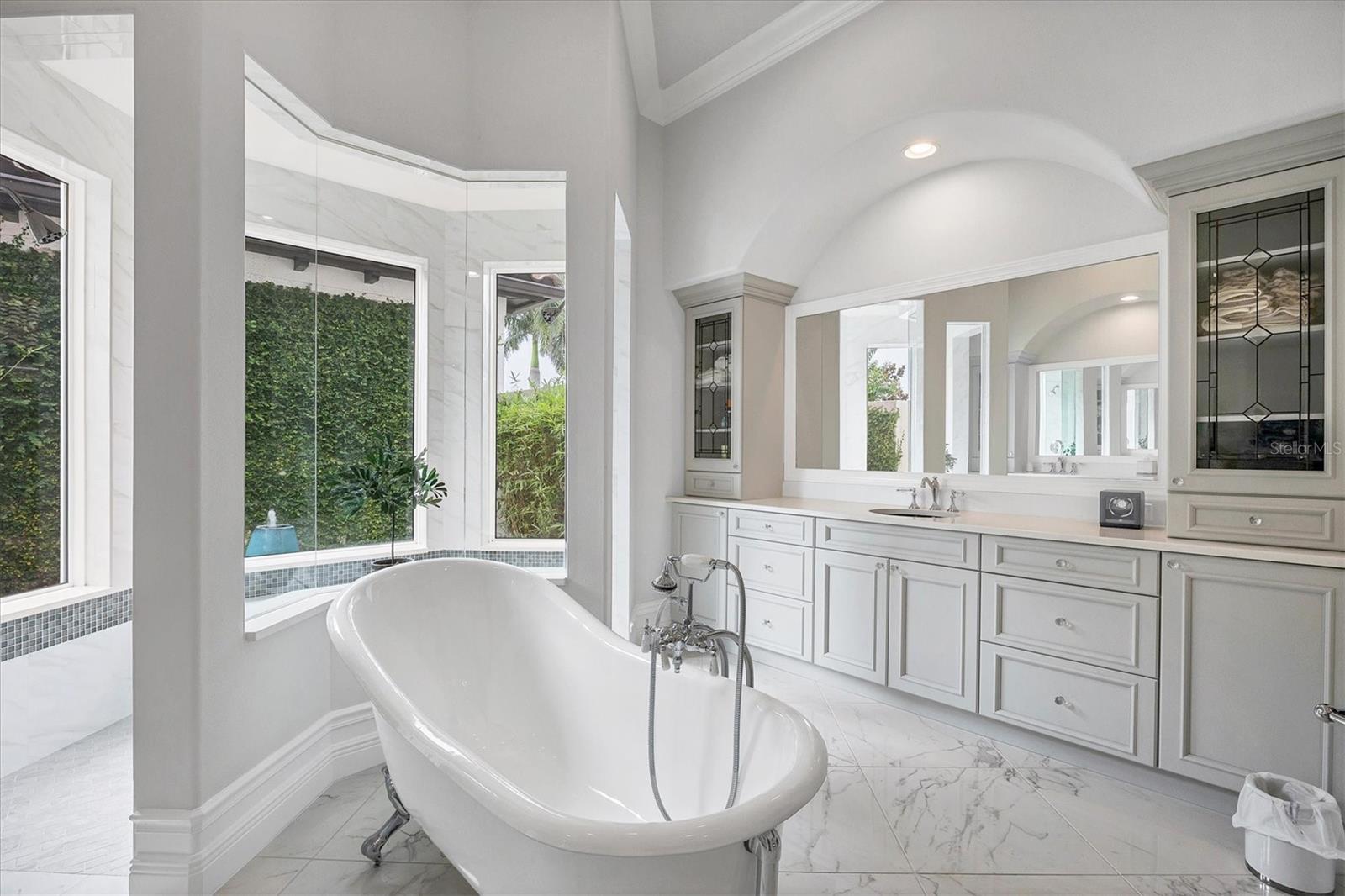 LAKE CLUB PH II - Residential