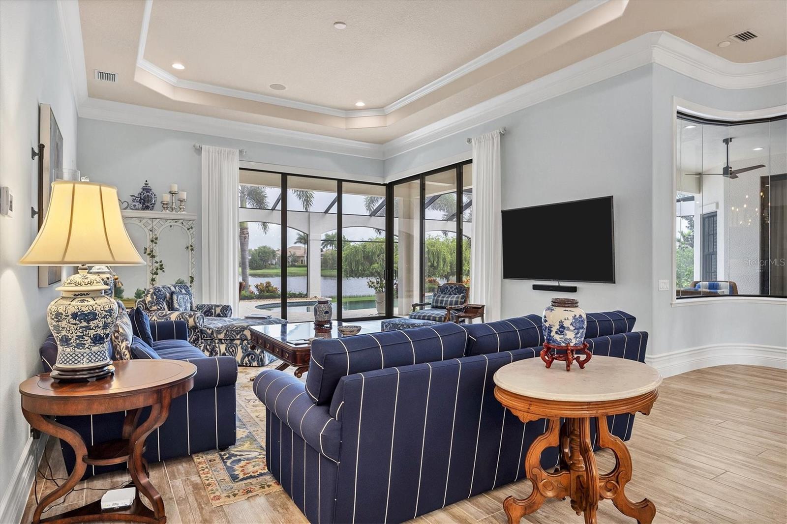 LAKE CLUB PH II - Residential