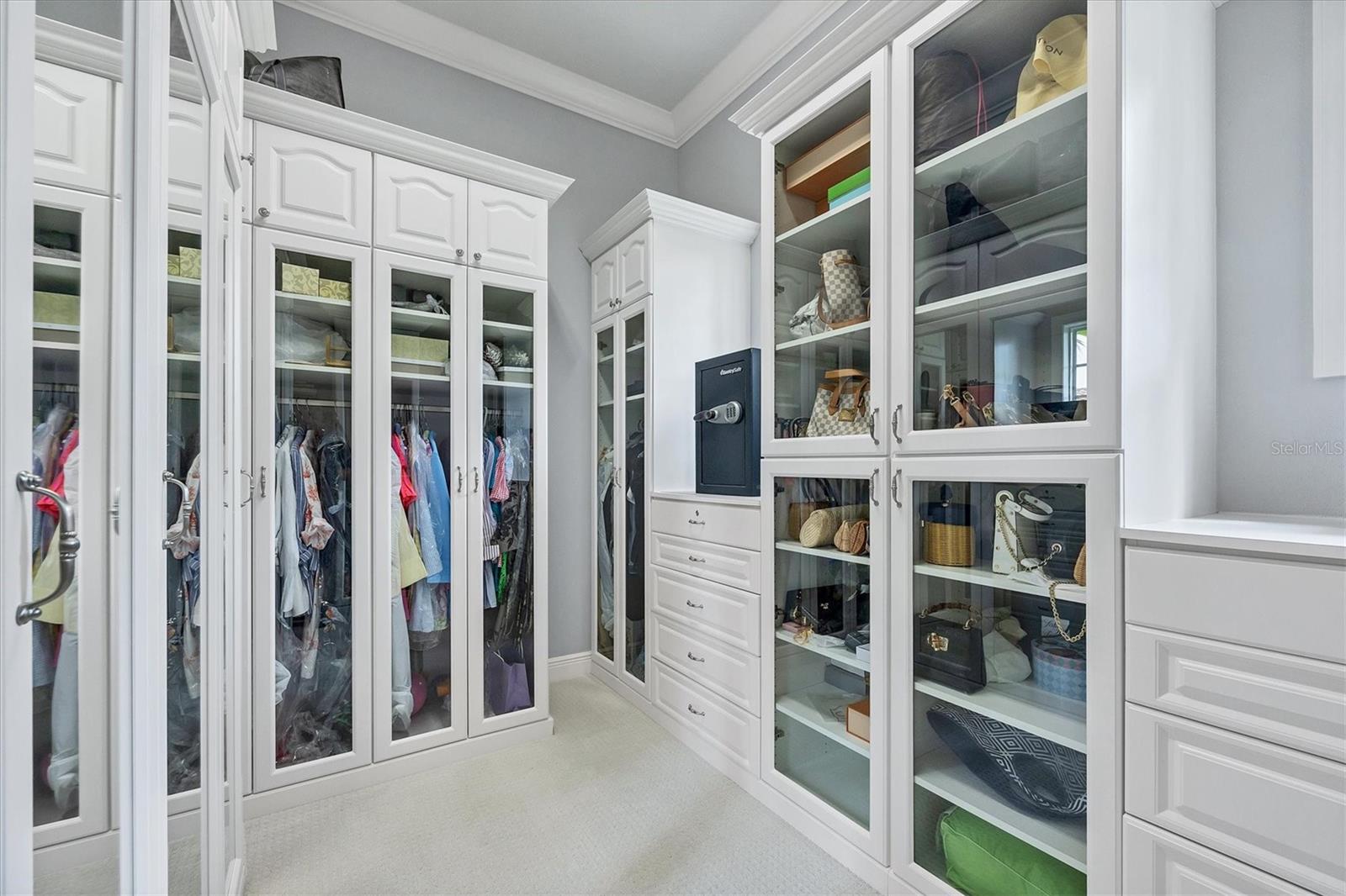 LAKE CLUB PH II - Residential