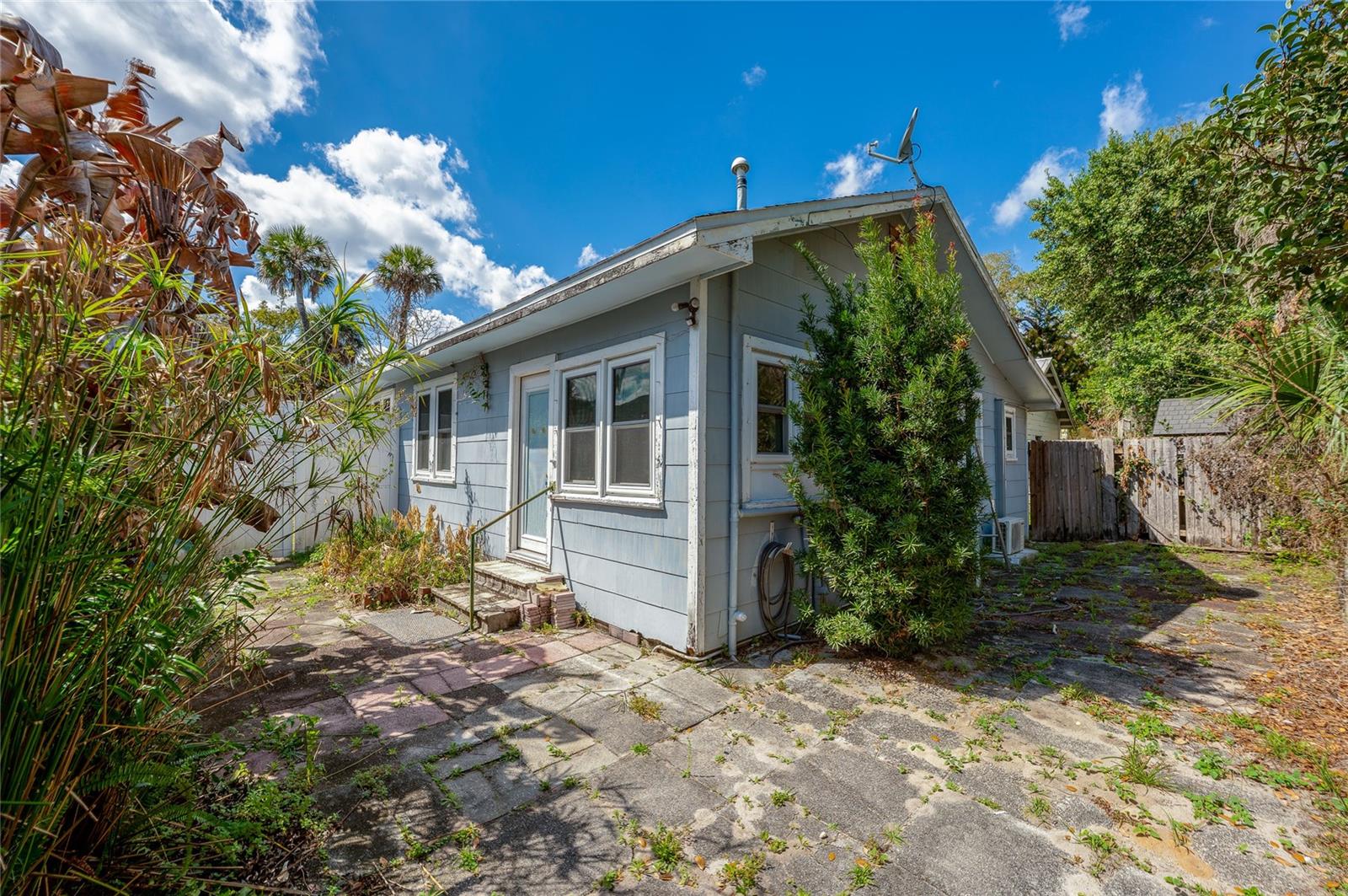 RIVERSIDE PARK - Residential