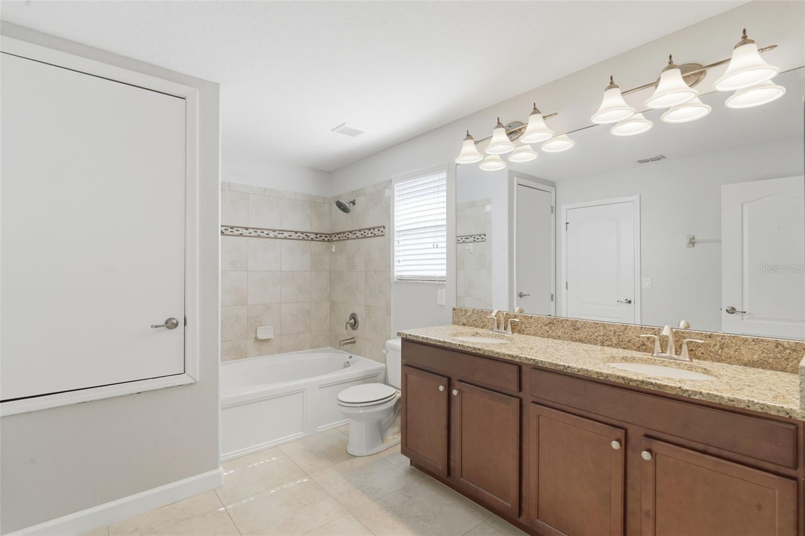 SIGNATURE LAKES PH 3B-4 3B-5 3B- - Residential
