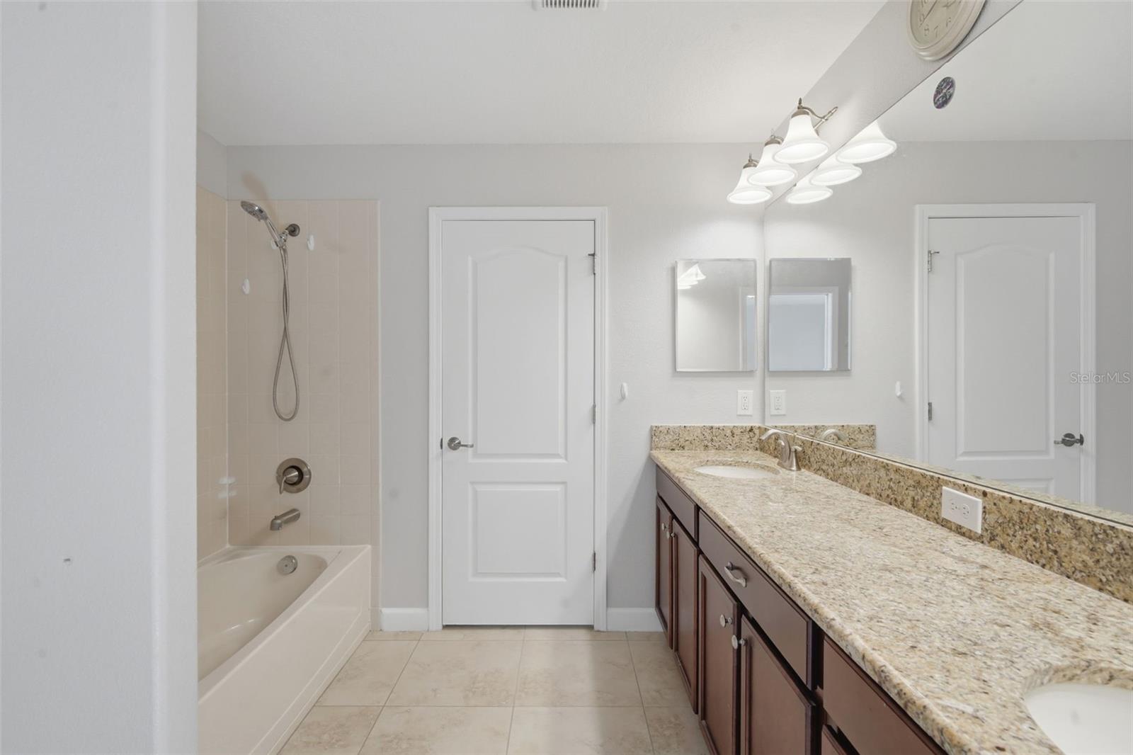 SIGNATURE LAKES PH 3B-4 3B-5 3B- - Residential