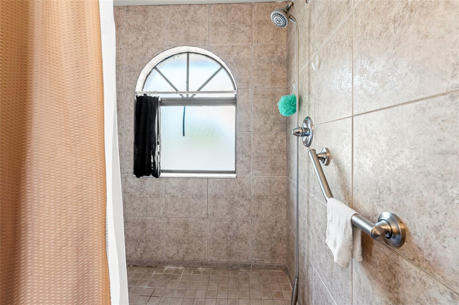 EMERALD BAY - Residential