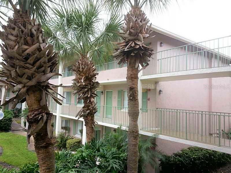 Waterside@ Cranes Roost - Includes most utilities - AVAILABLE OCTOBER 10th! Location! Location! Location! This 3rd floor condo is in the center of Uptown Altamonte with shopping, restaurants, movie theatre and Crane's Roost. This condo is a 1 bedroom, 1 bath with a screened balcony and Pool View. The only utility bill you will have is exactly what you plug into the walls and your cable service. The association pays for the air, gas and water. NO PETS ALLOWED.
ON-SITE LAUNDRY FACILITIES. The kitchen is open to the living room/dining area and features a breakfast bar. All Tile Flooring makes clean ups quick and easy.
EQUAL HOUSING OPPORTUNITY