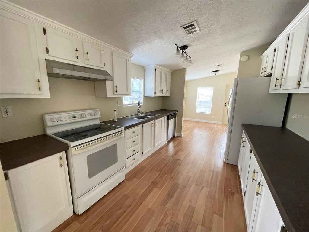Photo of 13716 NE County Road 1471, Waldo, FL 32694 (MLS # GC540090)