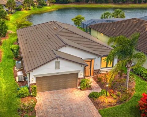 2 beds bed, 2 baths bath property at 6713 Chester Trail, Lakewood Ranch, FL 34202