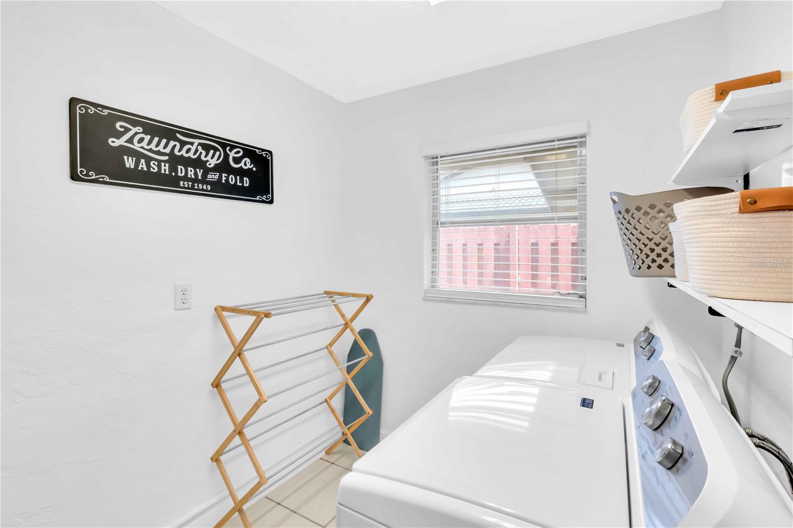 GULF GATE WOODS - Residential Lease