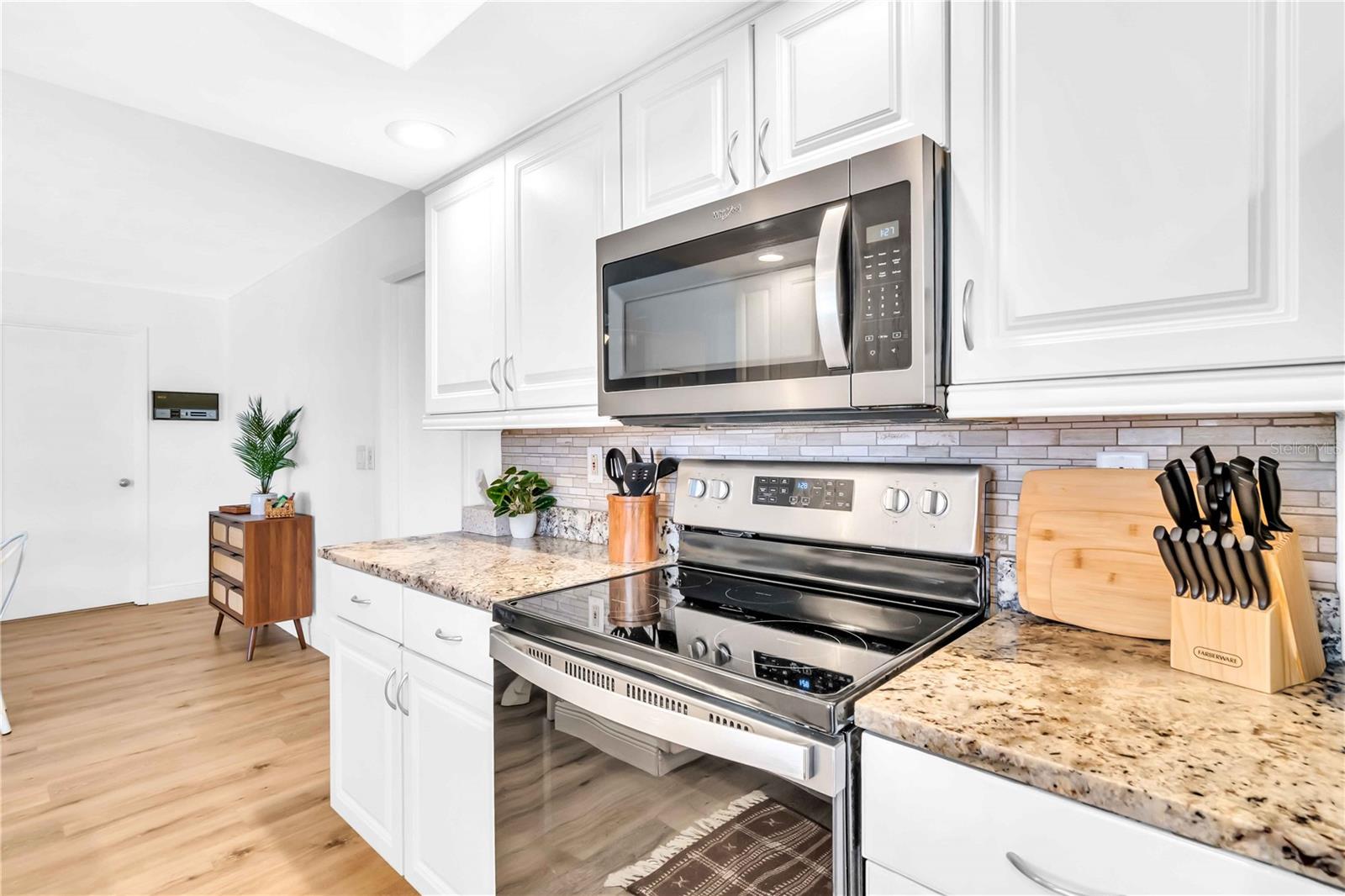 GULF GATE WOODS - Residential Lease