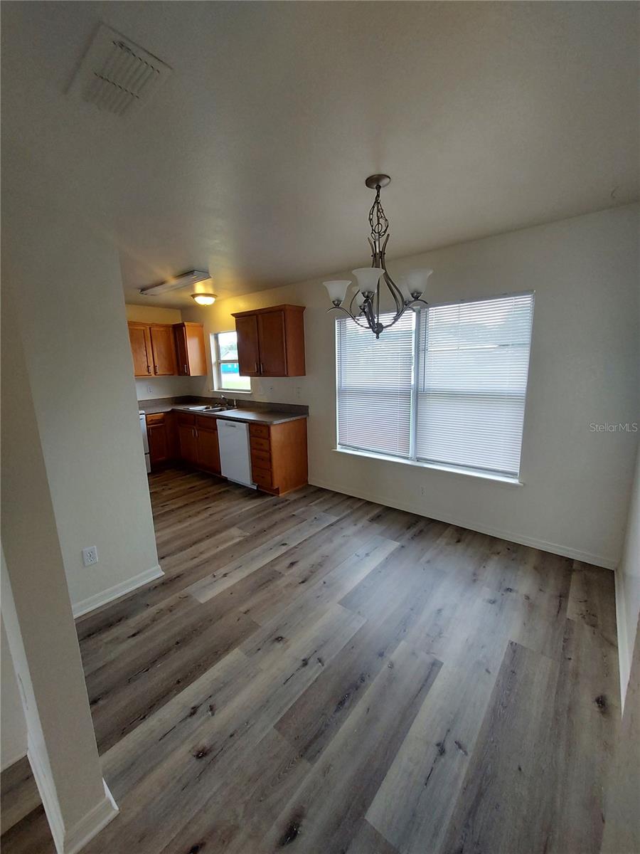 SILVER SPGS SHORES UN 17 - Residential Lease