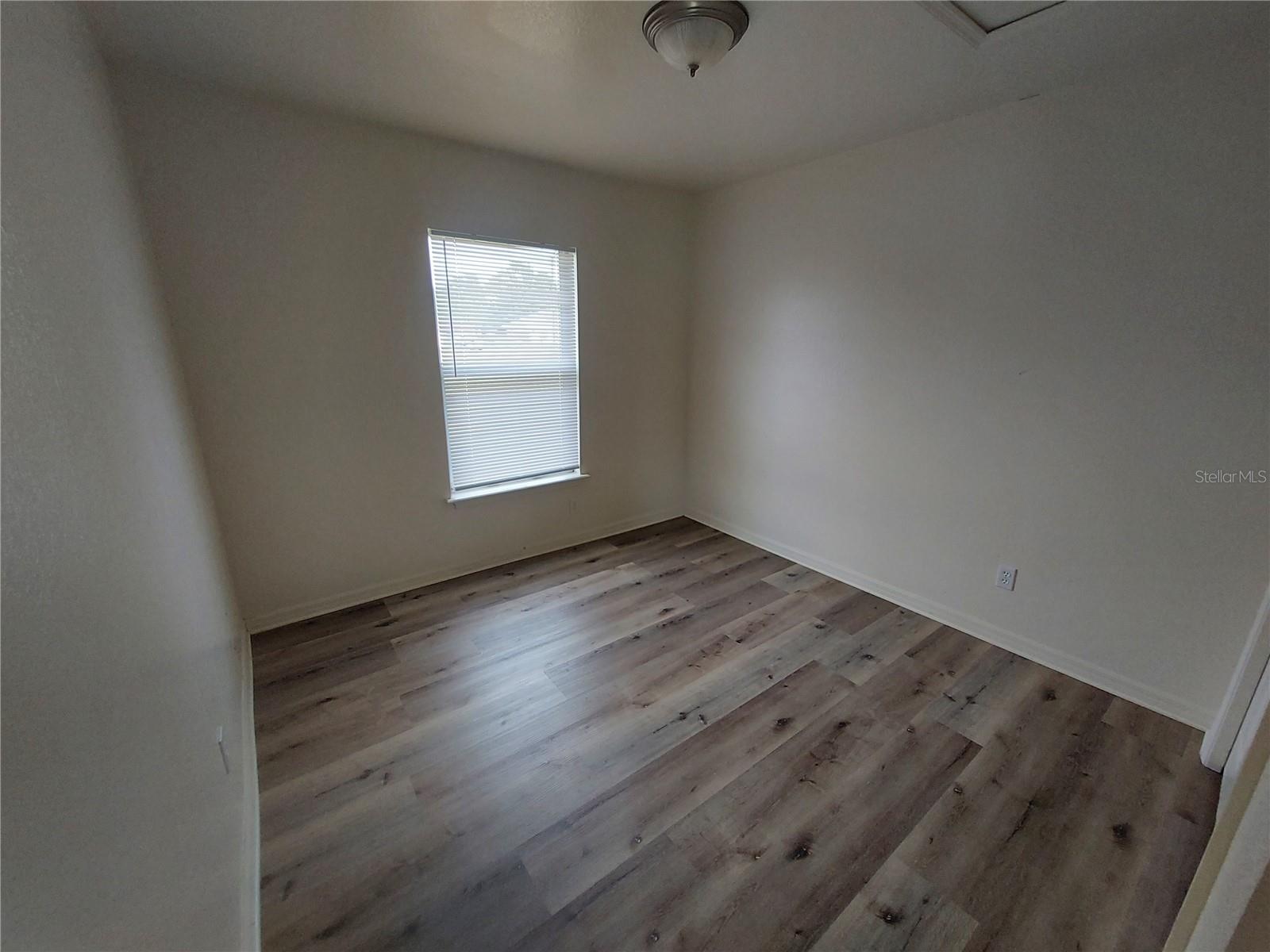 SILVER SPGS SHORES UN 17 - Residential Lease