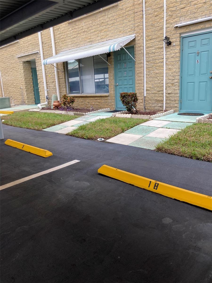 PARADISE SHORES - Residential Lease