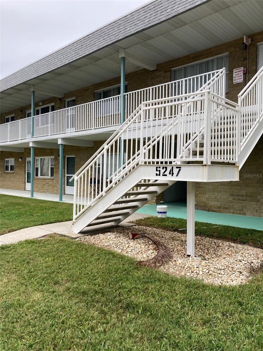 PARADISE SHORES - Residential Lease