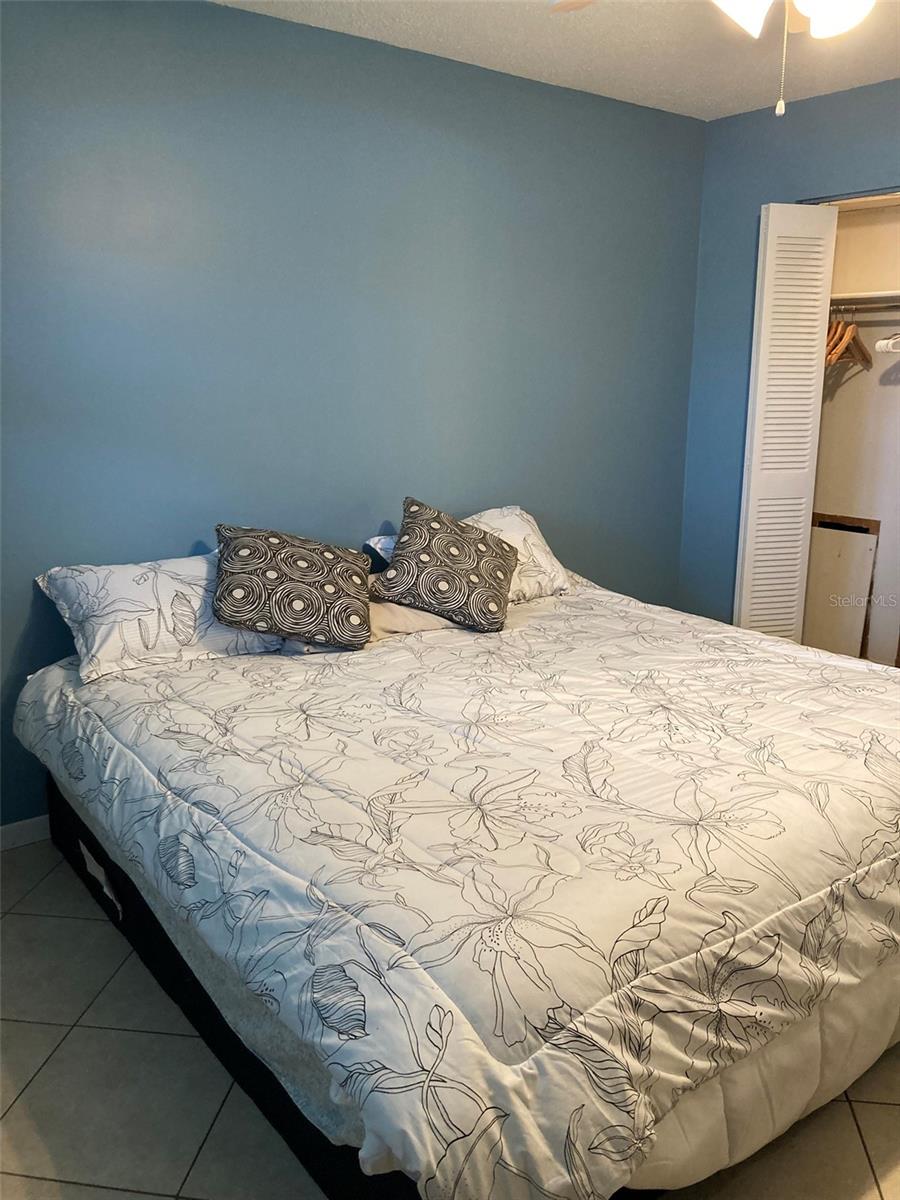 PARADISE SHORES - Residential Lease