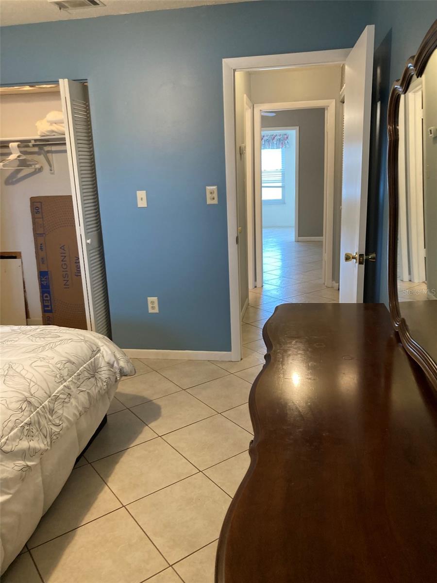 PARADISE SHORES - Residential Lease