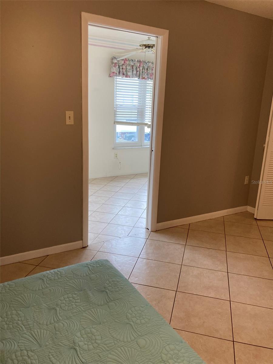 PARADISE SHORES - Residential Lease