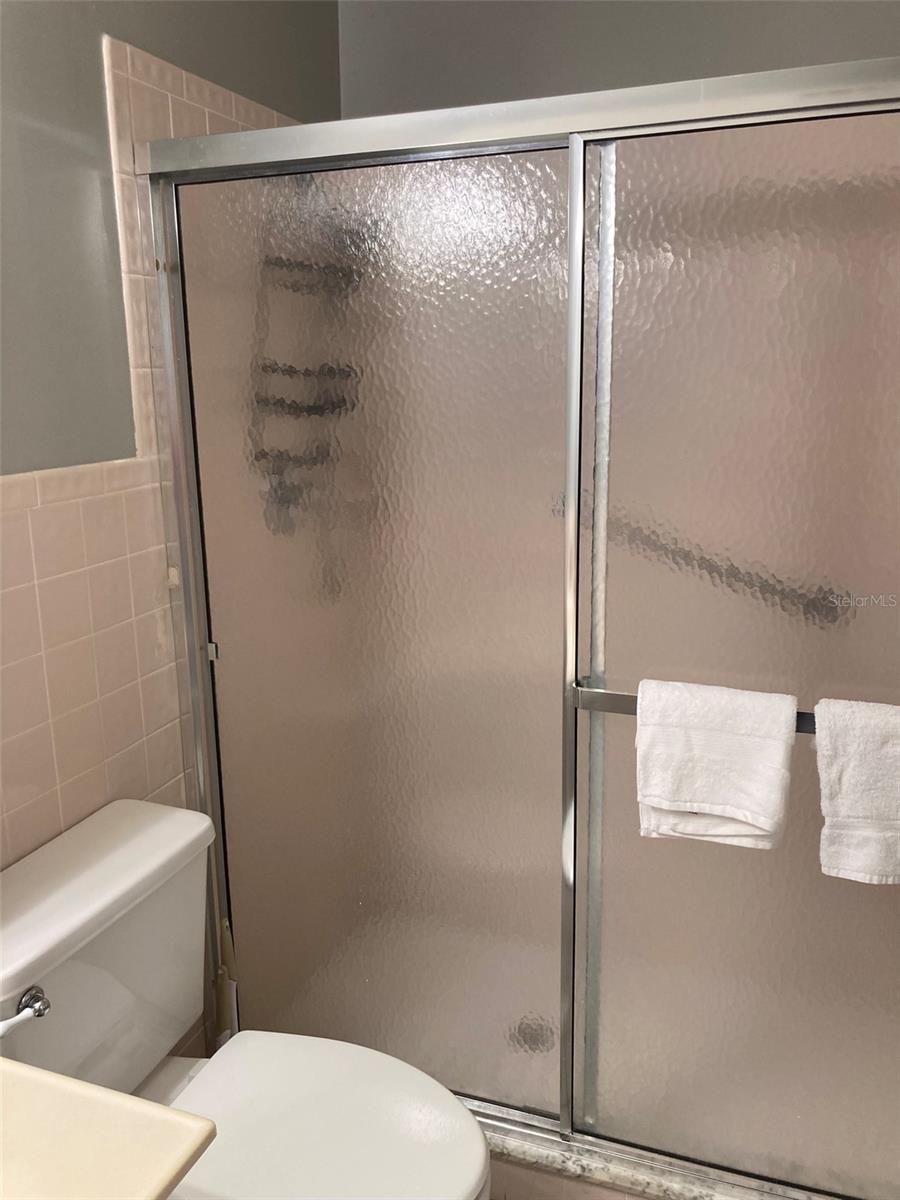 PARADISE SHORES - Residential Lease