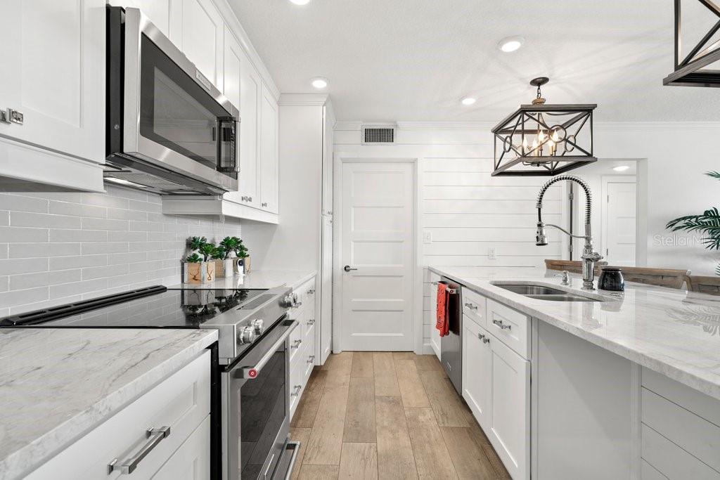 THREE PALMS POINTE CONDO - Residential Lease