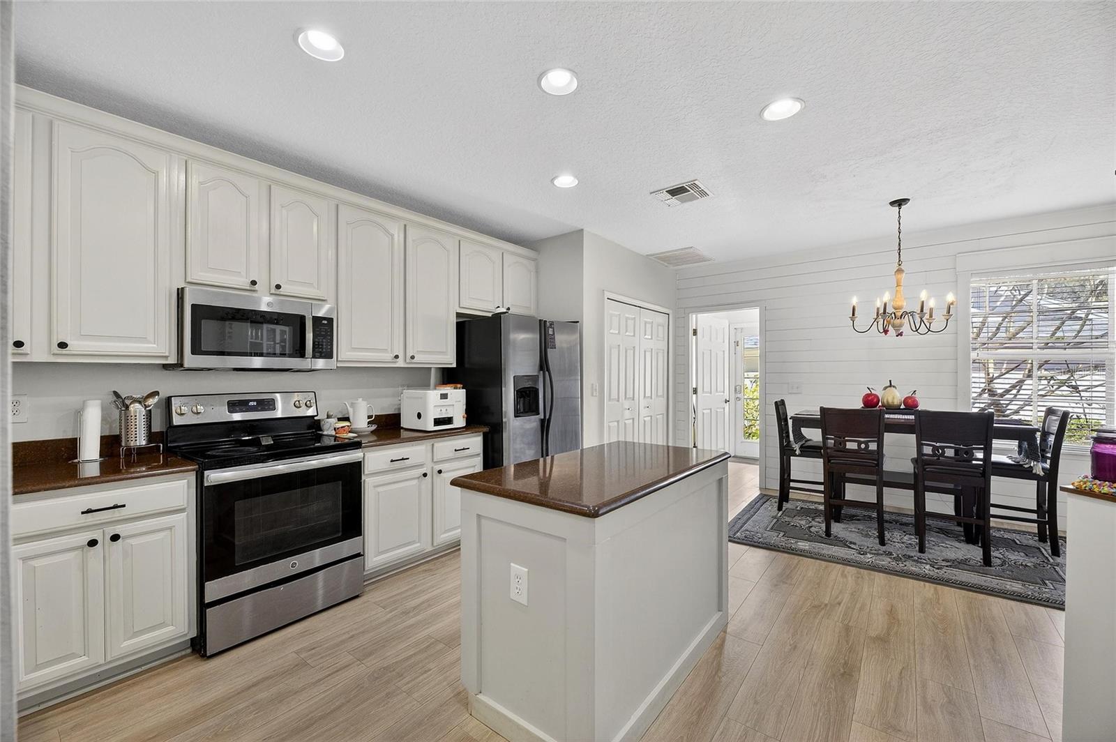 FISHHAWK RANCH TOWNCENTER PHAS - Residential