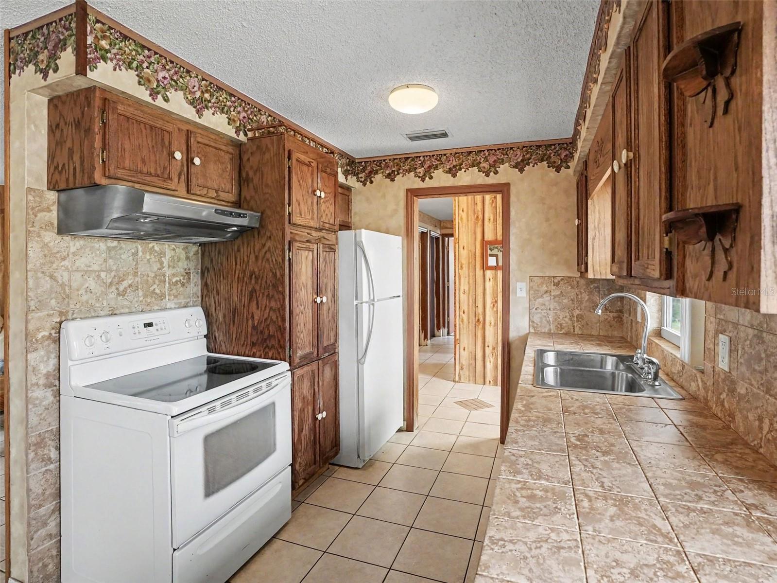 PEACH LAKE MANOR UT 4 - Residential
